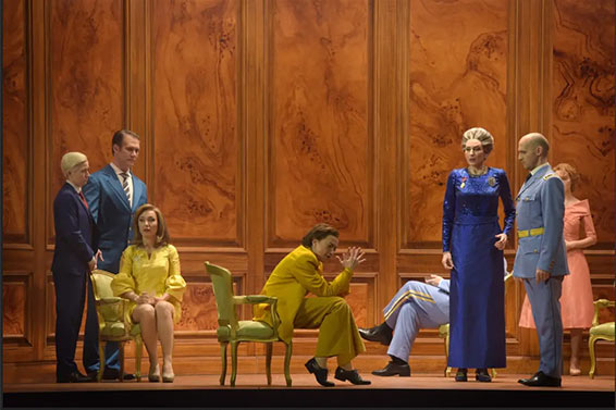 Les Troyens, Opéra Bastille, saison 2018-2019 ; Michèle Losier (Ascagne), Brandon Jovanovich (Énée). Stéphanie d'Oustrac (Cassandre), Véronique Cens (Hécube). Stéphane Dégoût (Chorèbe). Photographie © Vincent Pontet / OnP.