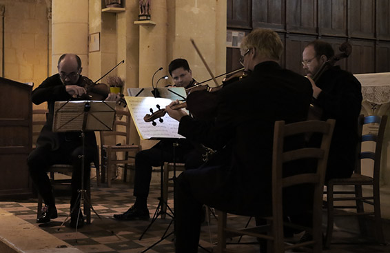 Le Quatuor Talich : Jan Talich, Roman Patocka, Radin Sedmidulsky, Petr Prause. Église de Juigné-sur-Loire, 14 septembre 2024. Photographie © musicologie.org.