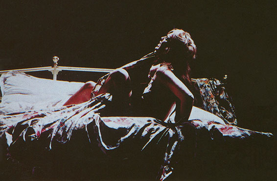 Dimitri Chostakovitch, Lady Macbeth du district de Mtzensk, Volskoper de Vienne, 1991, mise en scène de Christine Mielitz, direction musicale de Donald Runicles, Rebecca Blankenship dans le rôle de Katerina.