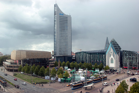 Leipzig, Augustaplatz, à gauche, le Gewandhaus. Photographie © musicologier.org