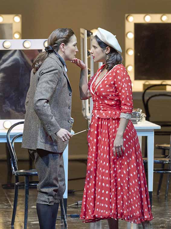 Kate Lindsey (Le compositeur) et Sara Blanch (Zerbinette). Photographie Wiener Staatsoper Michael Pöhn.
