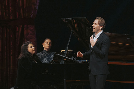 Carrie-Ann Matheson (Piano) et Benjamin Bernheim (Ténor). Photographie © OMC - Marco Borrelli.