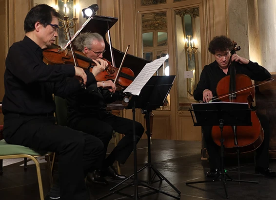 Takashi Hamano, Marc Desmond, François Salque, Festival Érard, 11 octobre 2025. Photographie © musicologie.org.
