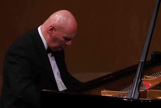 Irakly Avaliani, Salle Cortot, 27 janvier 2025. Photographie © musicologie.org.