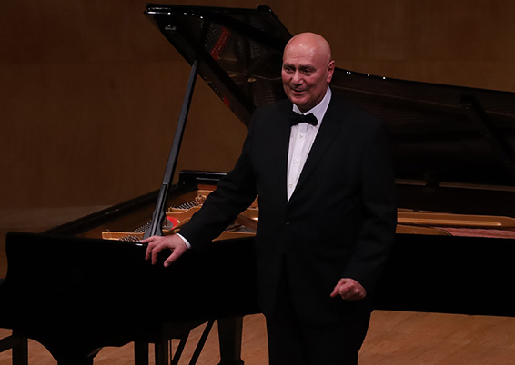 rakly Avaliani, Salle Cortot, 27 janvier 2025. Photographie © musicologie.org.
