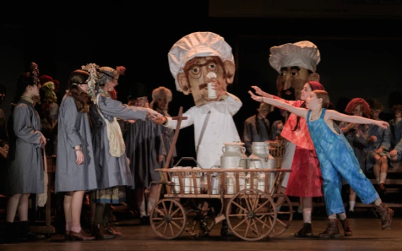 Brundibar, Maîtrise populaire de l’Opéra-Comique. Photographie © Stefan Brion.