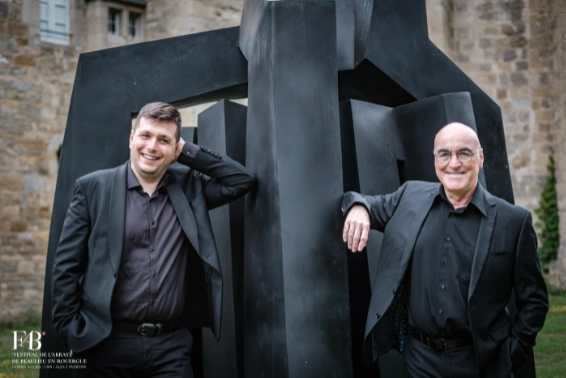 Christopher Gibert (chœur Dulci Jubilo) et Jean-Marc Andrieu (orchestre baroque Les Passions). Photographie © Alex J. Overton .