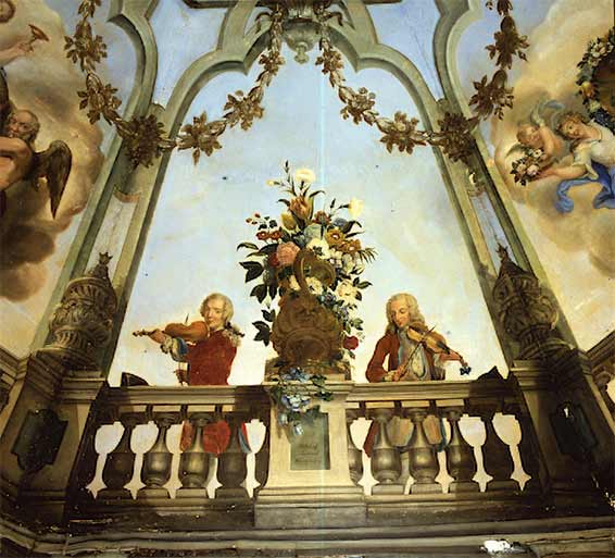 Aucun portrait de Johan Helmich Roman n’a survécu, mais l’un des musiciens représentés sur une peinture murale de Johann Päsch, des années 1740, ornant un belvédère de la propriété du comte Adam Horn à Fogelviken pourrait être le compositeur, lequel a passé quelque temps avec la famille Horn à Fogelviken.